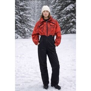 Vintage Nils Women's Snowsuit Retro 1980s Ski Snow Bib Hiking Gorpcore USA